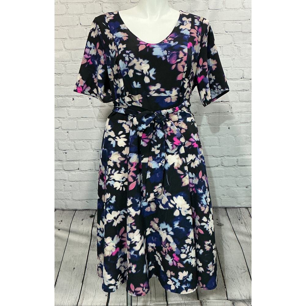 Lane Bryant Women's Lena V-Neck Floral Midi Dress (Size 20)